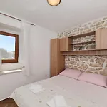 بيت للعطل House Stratus *