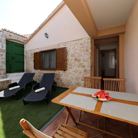 Hébergement de vacances House Stratus