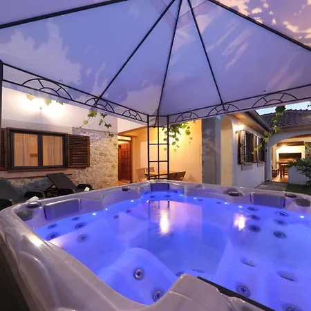 Holiday home House Stratus