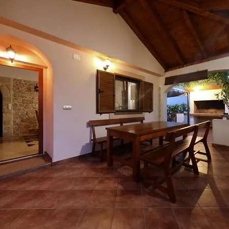 Hébergement de vacances House Stratus *