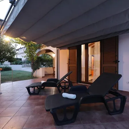 House Stratus Hébergement de vacances Sukošan